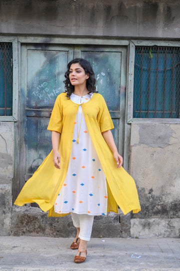 White Handloom Kurta with Yellow Shrug - NamegStore